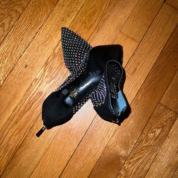 Charles David Afterhours shoes. Gorgeous studded heels - Picture 3 of 7